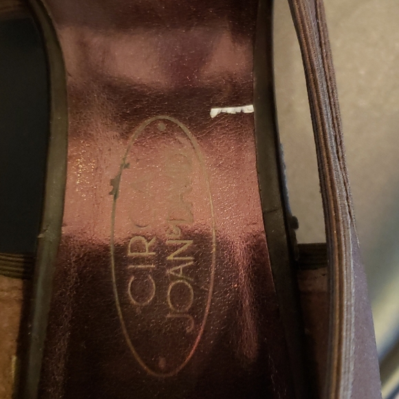 Shoes - Picture 3 of 4